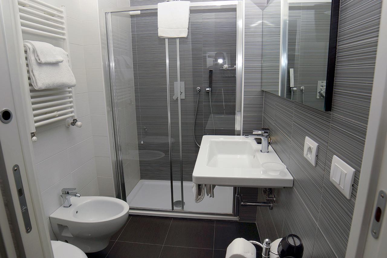 Hotel Leopardi Pomigliano d'Arco Esterno foto