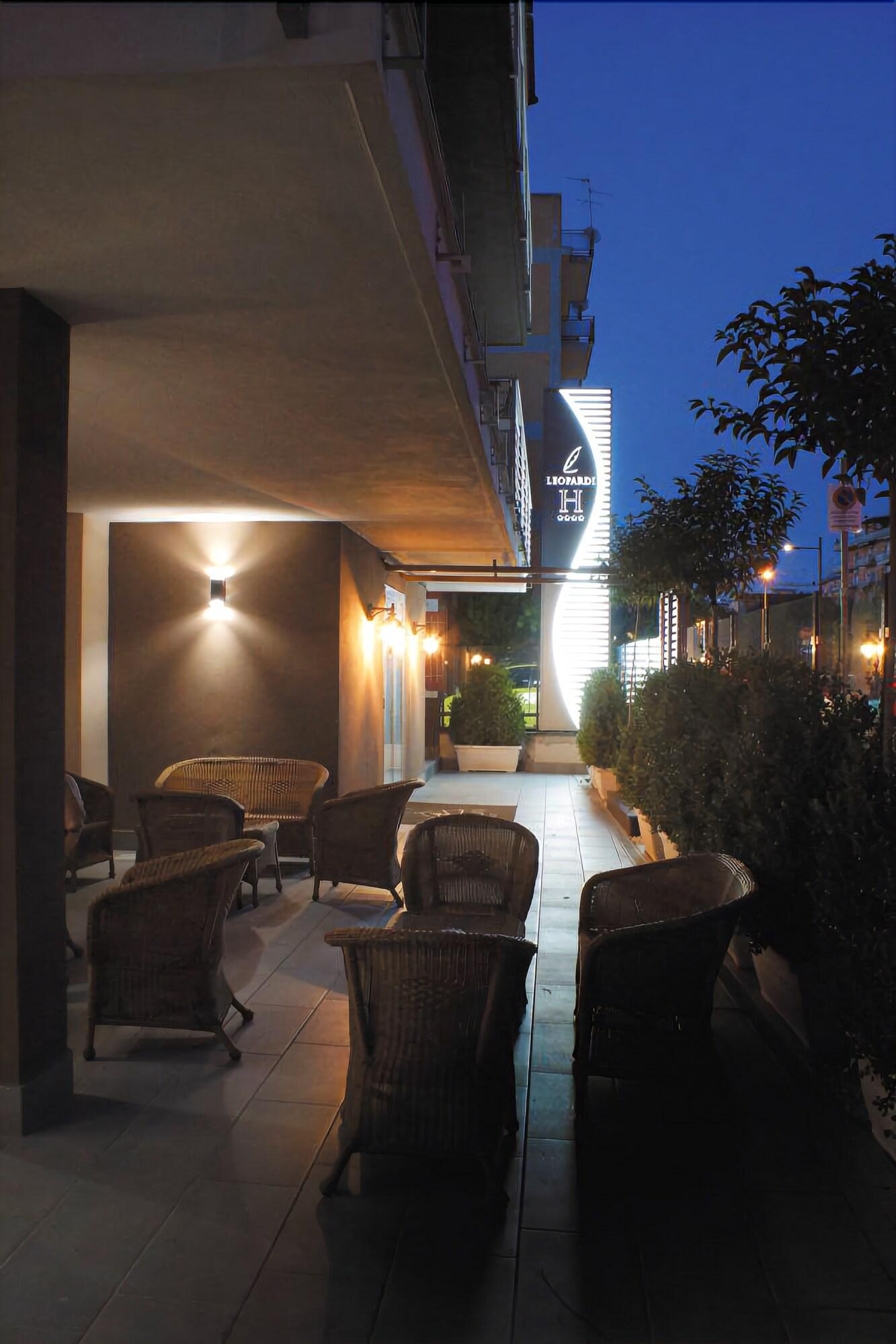 Hotel Leopardi Pomigliano d'Arco Esterno foto