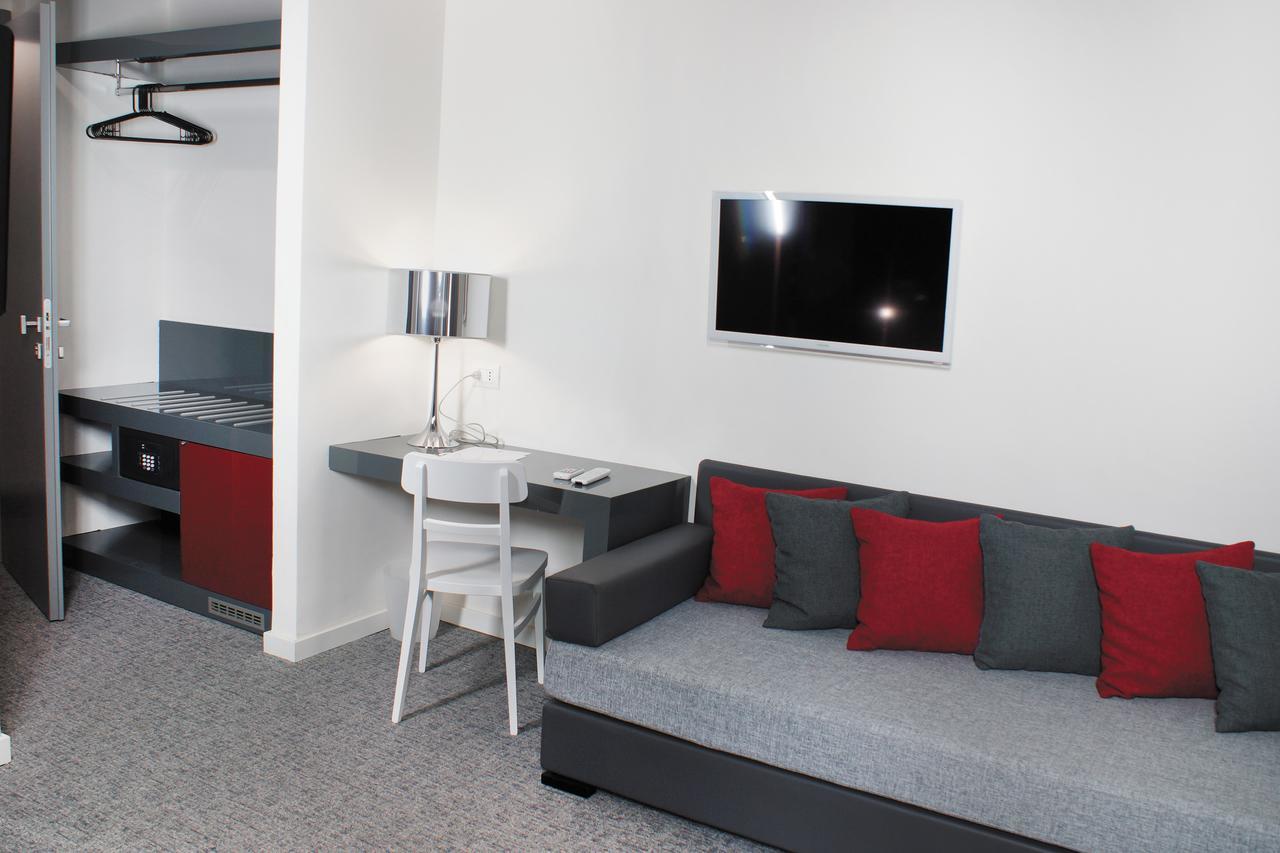 Hotel Leopardi Pomigliano d'Arco Esterno foto