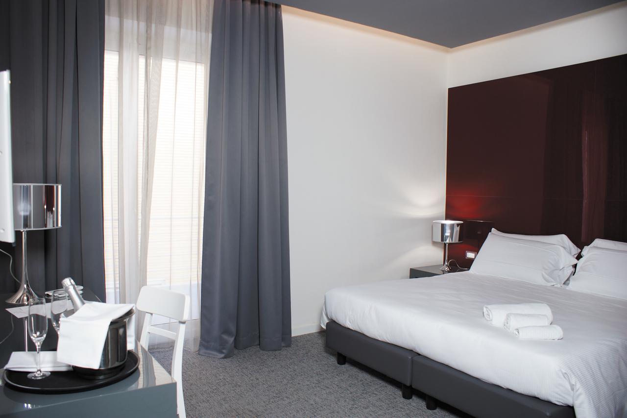 Hotel Leopardi Pomigliano d'Arco Esterno foto