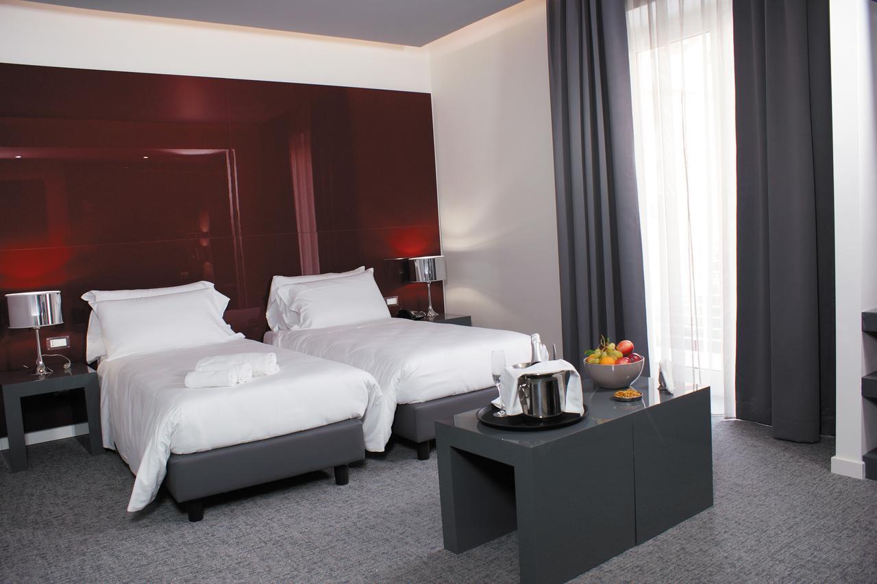 Hotel Leopardi Pomigliano d'Arco Esterno foto