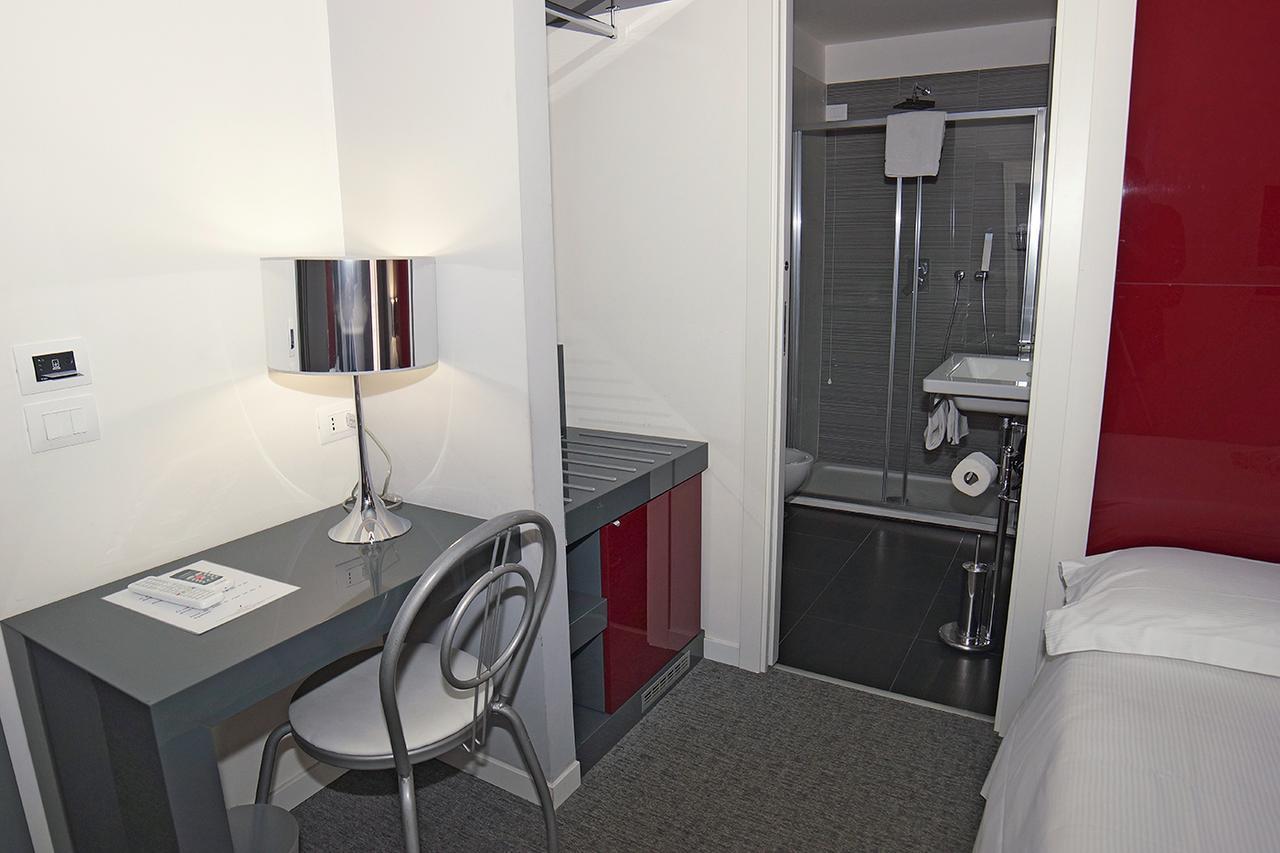 Hotel Leopardi Pomigliano d'Arco Esterno foto