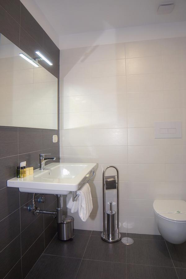 Hotel Leopardi Pomigliano d'Arco Esterno foto